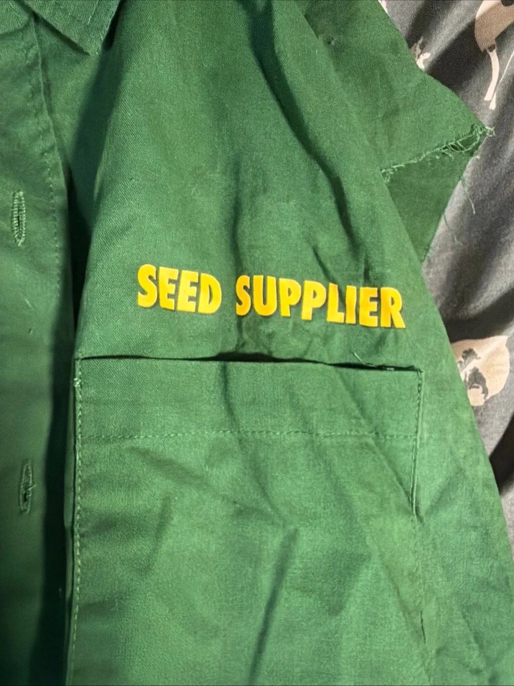 Spirit Halloween Green Work Shirt Jacket with 'Seed Supplier' Patch - Picture 4 of 6